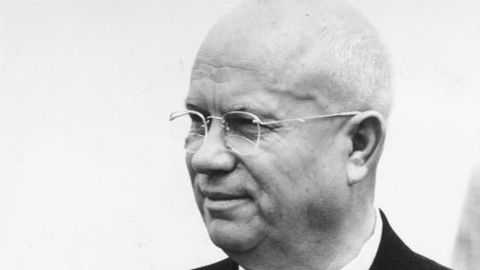 TÄNA AJALOOS ⟩ Nikita Hruštšov kukutati ametist, pulti sai Brežnev