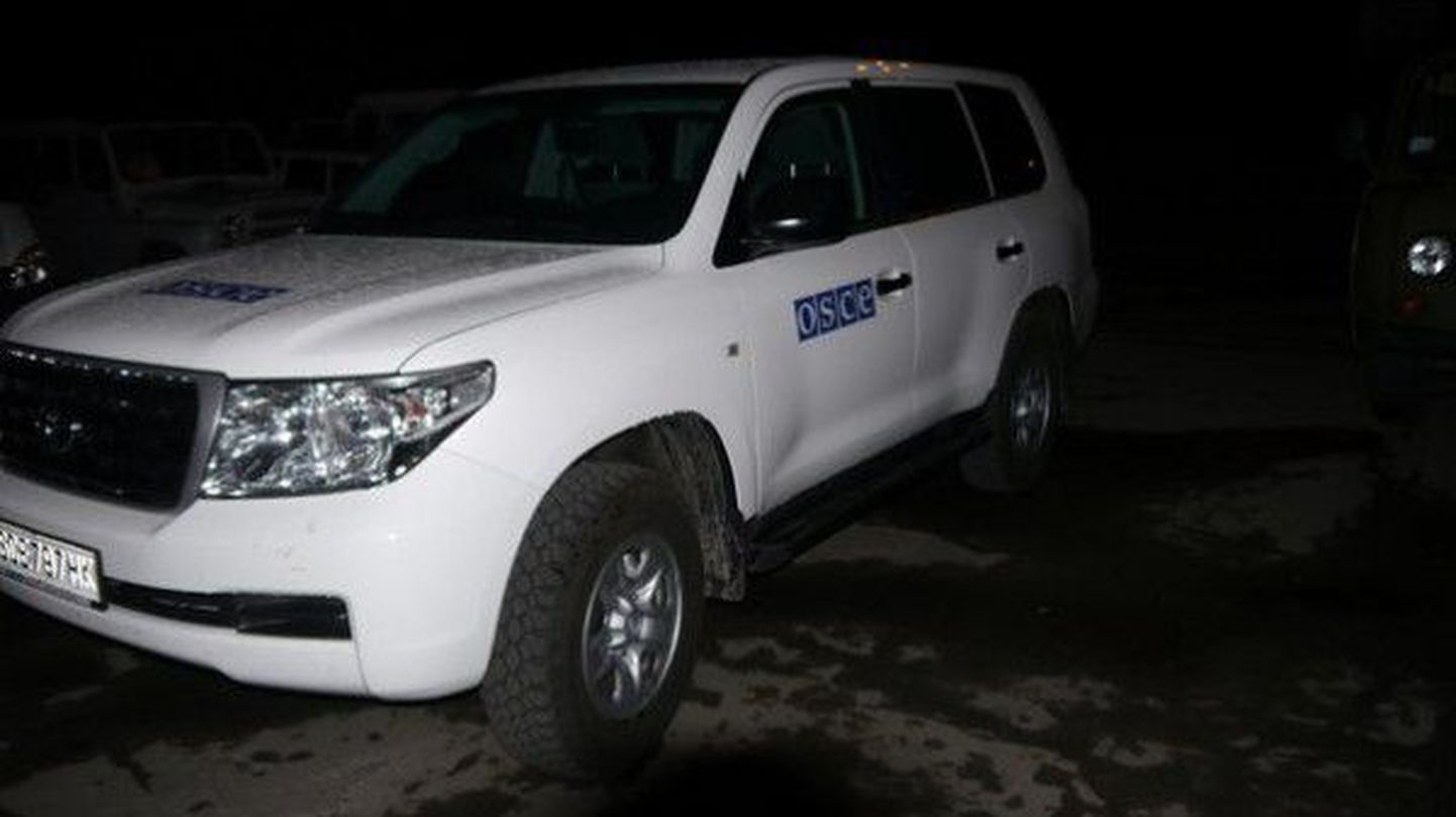 Опубликованный сепаратистами снимок машины ОБСЕ, якобы принадлежавшей четырем похищенным наблюдателям.