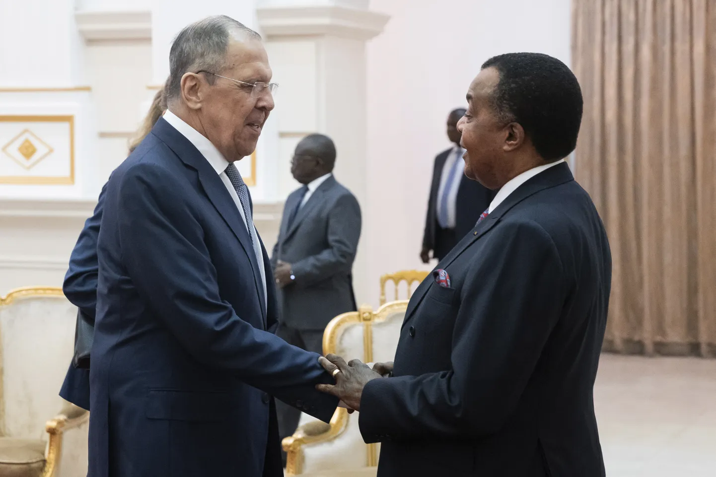 Vene välisminister Sergei Lavrov Kongo Vabariigi liidri Denis Sassou N'Guessoga.