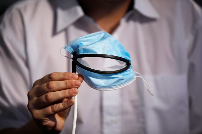 Iisraeli firma Avtipus Patents and Inventions leiutas maski, mille kandmise ajal saab süüa