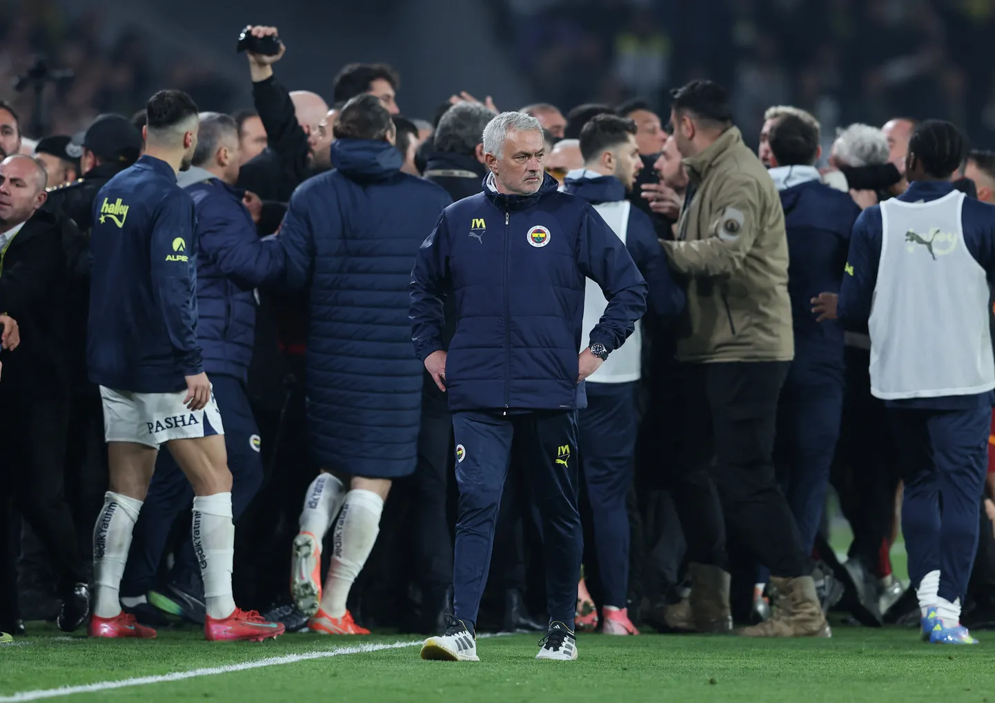 Konflikts starp "Fenerbahce" un "Galatasaray".