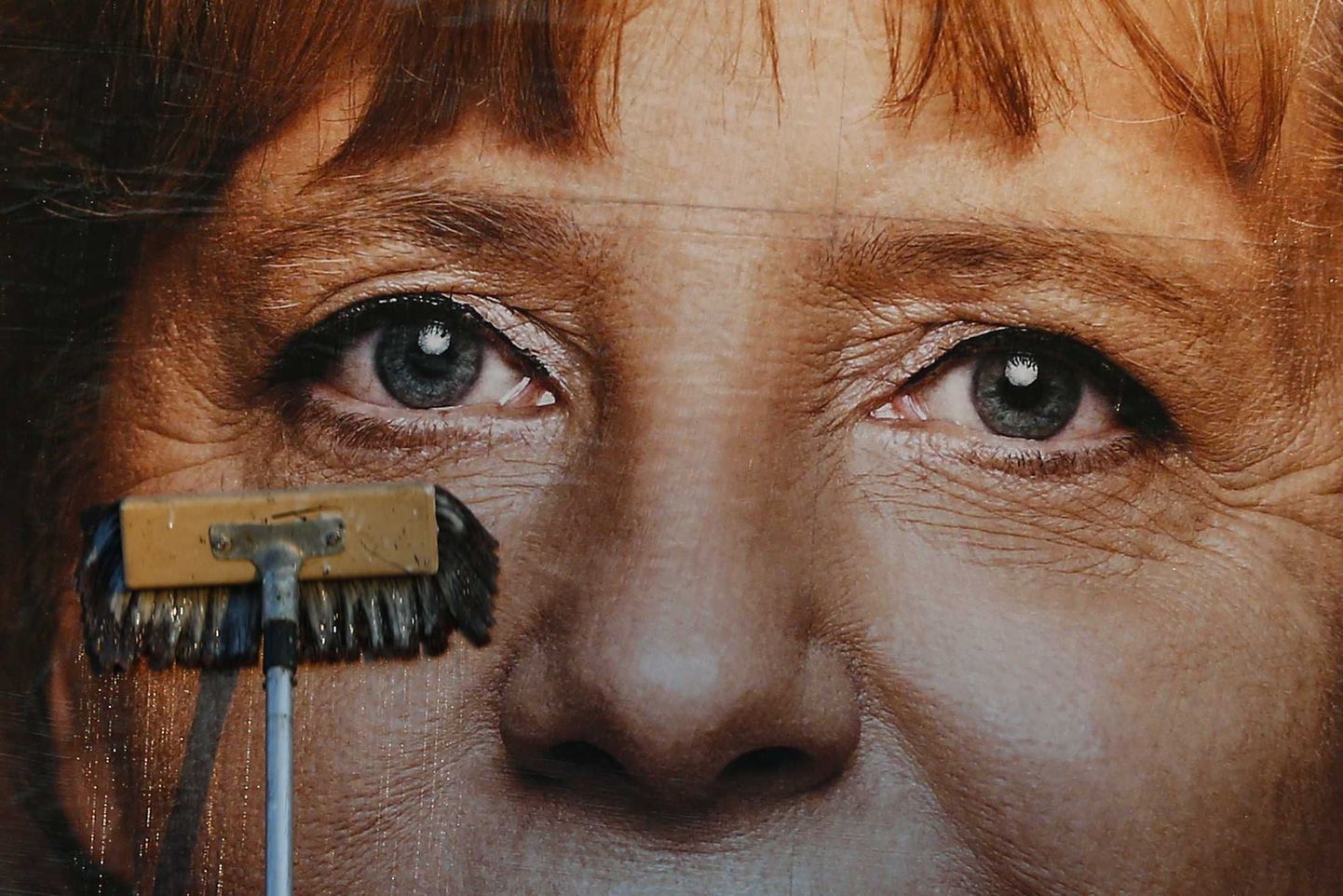 Kantsler Angela Merkeli vastased peavad valitsusjuhi valimisplakateid sisutühjaks.