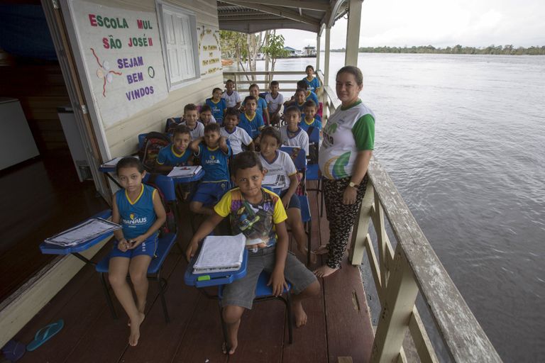 Sao Jose II ujuv üldhariduskool Amazonase jõekaldal maapiirkonnas Manauses, Brasiilias.
Foto: REUTERS/Bruno Kelly