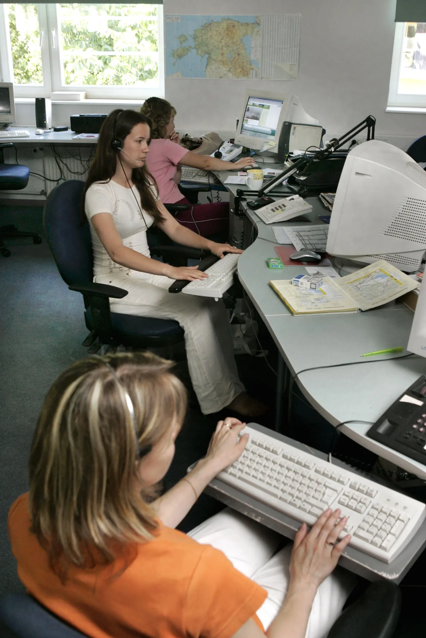 Ekspress Hotline'i telefonist-operaatorid.