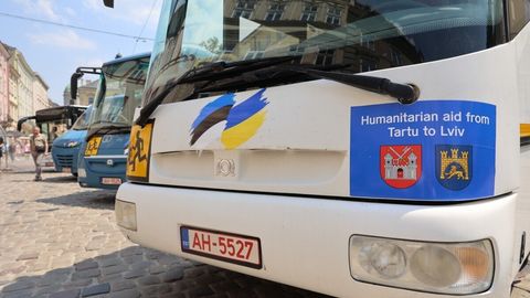 PILDID ⟩ Tartlased viisid Lvivi neli bussi ja muudki vajalikku