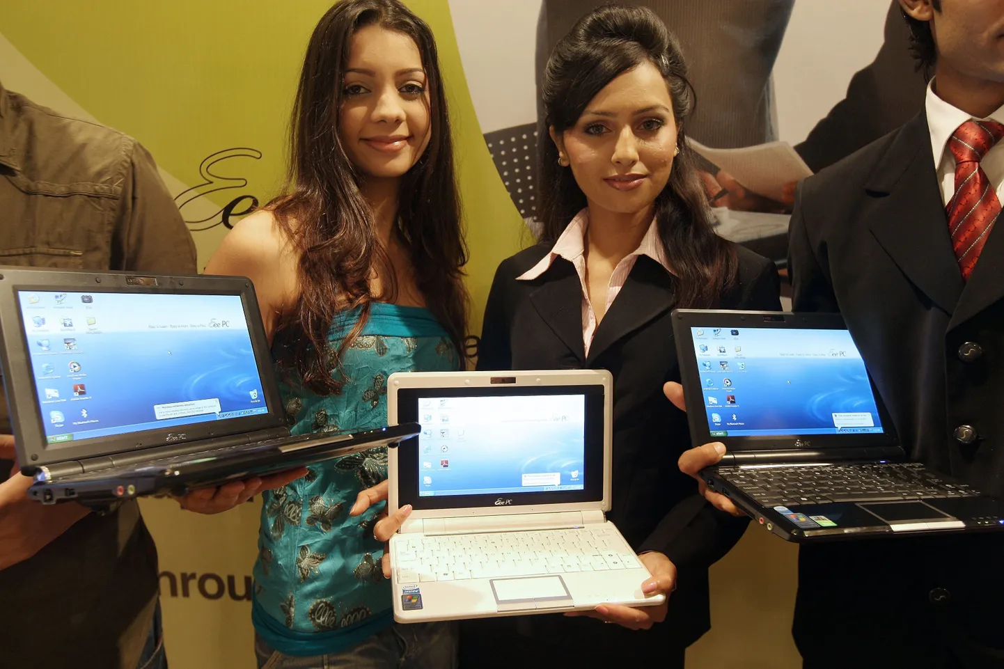 India modellid Asuse netbookidega.