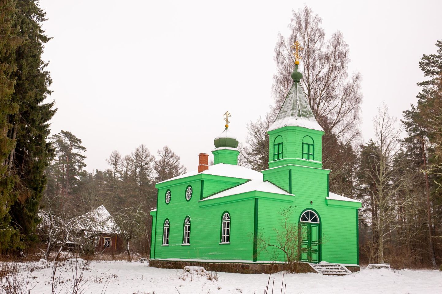 Häädemeeste valla Urissaare küla vaatamisväärsus on 1924. aastal puidust ehitatud Laiksaare Ristija Johannese kirik.