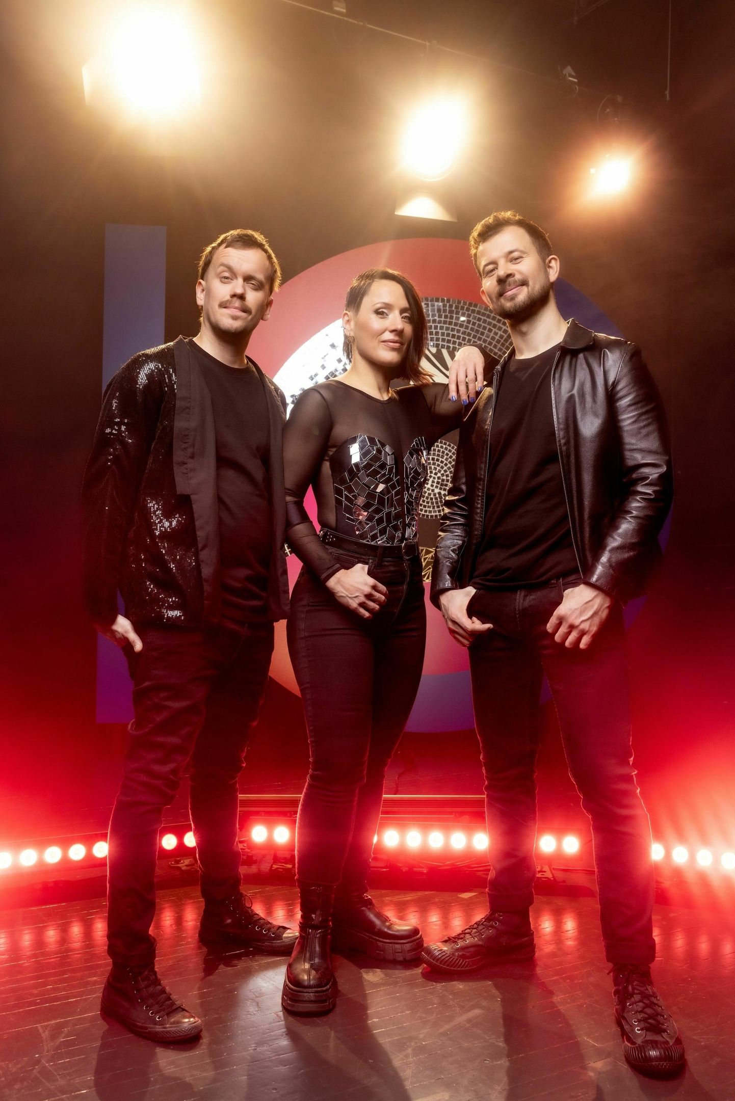 Trad.Attack! sai alguse 2013. aasta lõpus, kui avaldati esimene lugu «Kooreke». Trio esimene kontsert toimus 2014. aasta märtsis Tallinn Music Weekil. Pildil vasakult Tõnu Tubli, Sandra Sillamaa, Jalmar Vabarna.