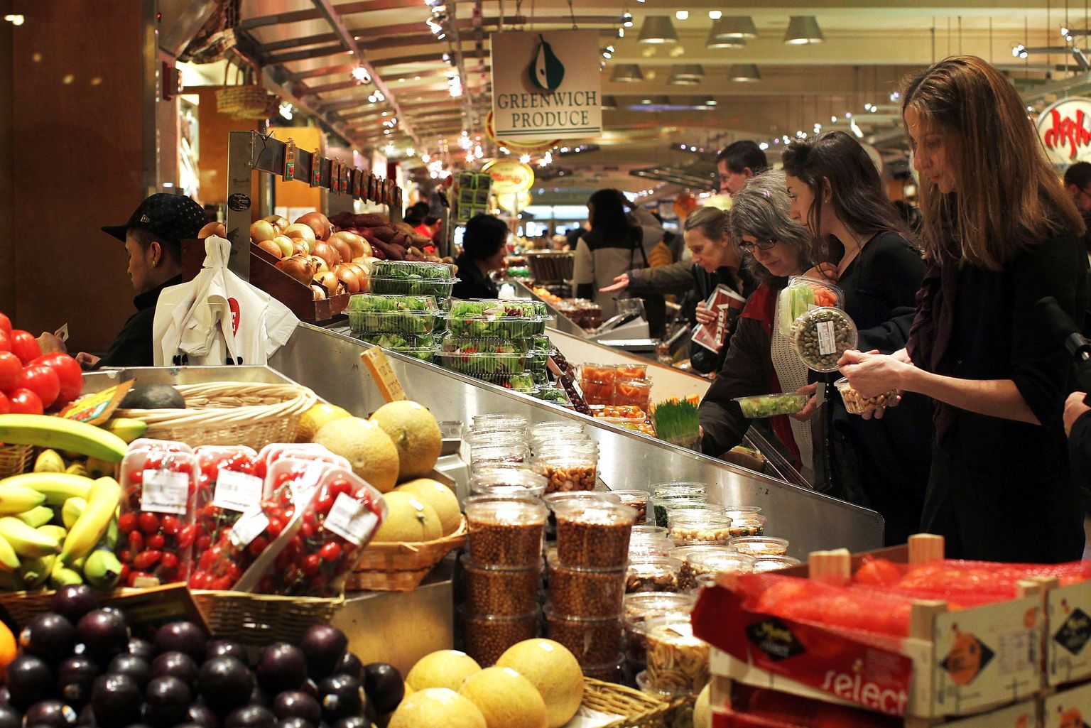 Toidukaupade pood New Yorgis. Aprillis kerkisid kaupade ja teenuste hinnad USAs märtsiga võrreldes 0,4 protsenti.