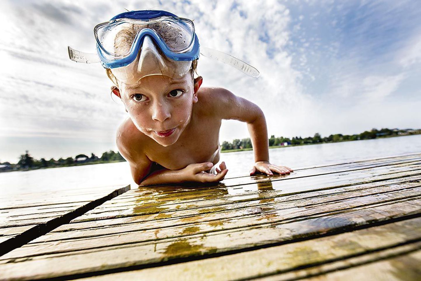 Kaheksa-aastane Tobias loodab veel sel suvel uut redelit pidi veest välja ronida, sest ega see ujumissillal kõhunaha kraapimine kõige mugavam ole.