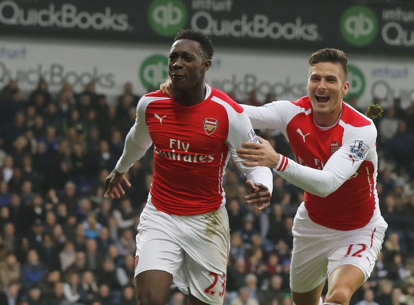 Danny Welbeck (vasakul).