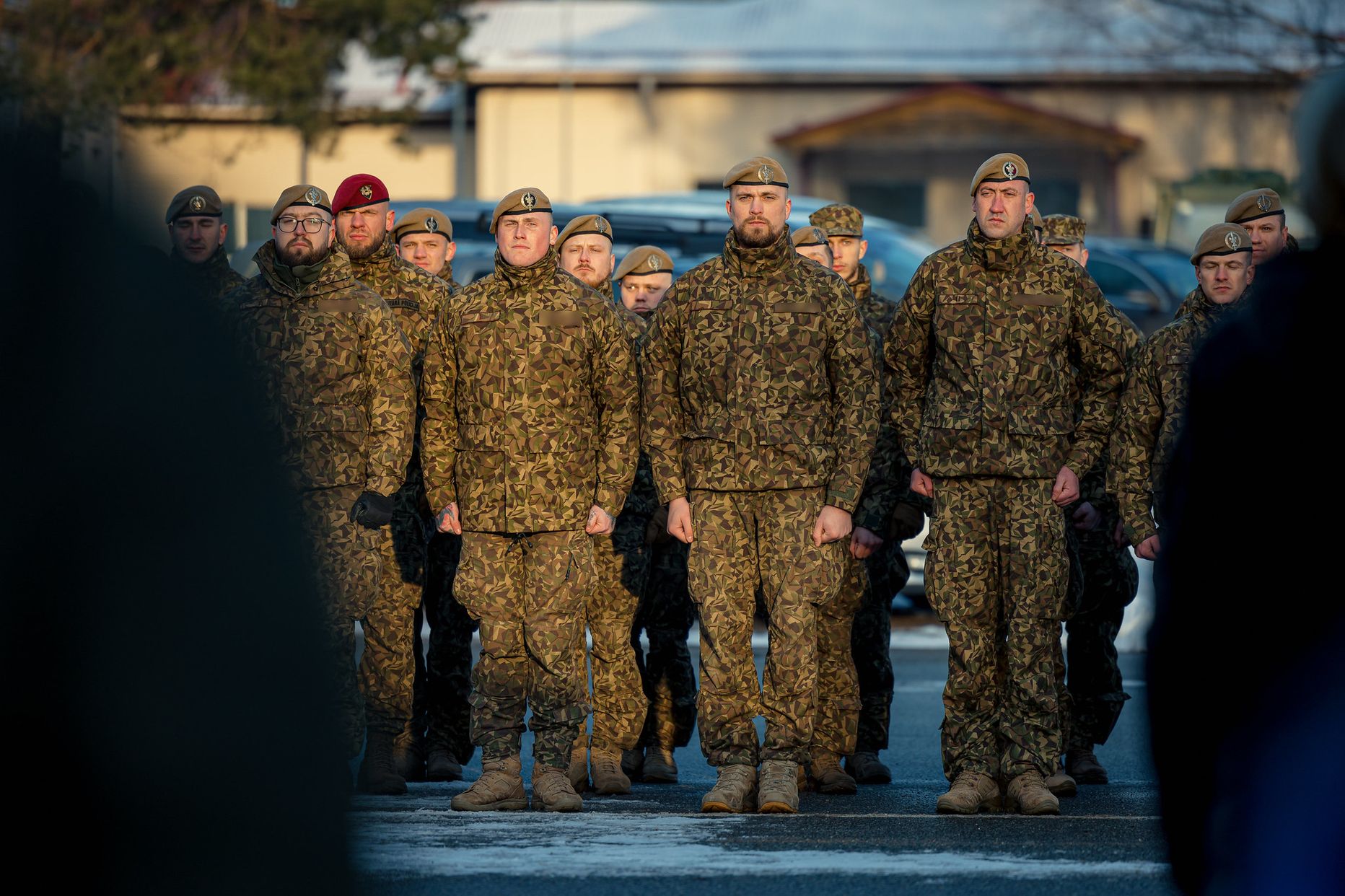 Ādažu militārajā bāzē no Kosovas atgriezušies NBS karavīri