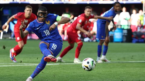 Евро-2024 ⟩ Мбаппе впервые вышел на поле после травмы и забил свой первый гол на ЧЕ