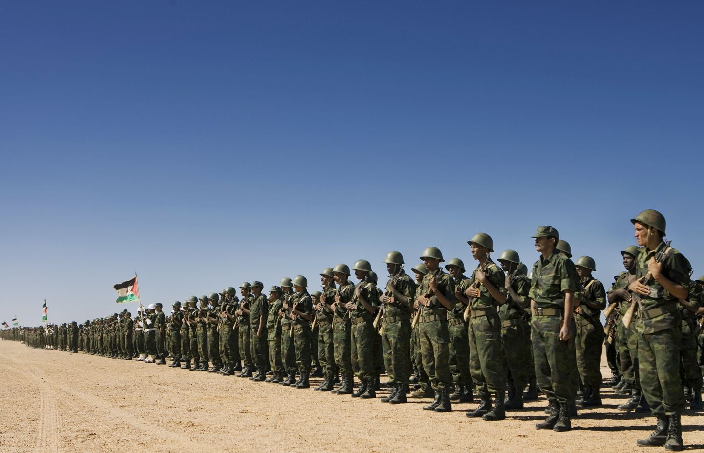 Polisario võitlejad rivistusel kümme aastat tagasi.