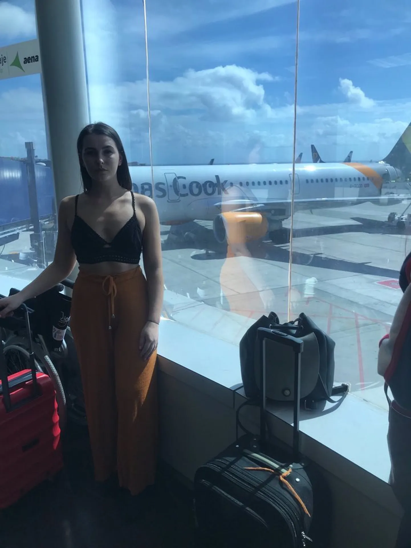 Emily O'Connor oli sunnitud rohkem riideid selga panema, et lennule pääseda.