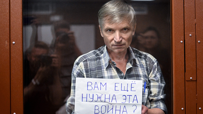 62-летний Алексей Горинов пережил пять сроков в ШИЗО и часто болеет в колонии