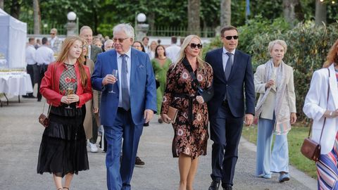 OTSEÜLEKANNE ⟩ Vaata, kes saabuvad taasiseseisvumispäeva vastuvõtule roosiaeda