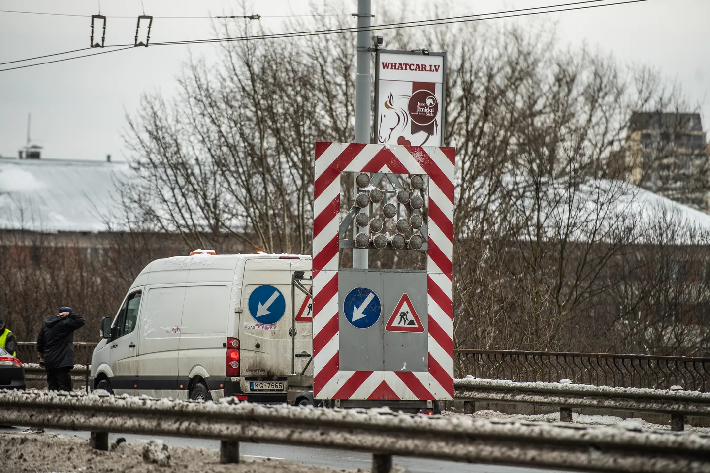 Foto: Bēdīgā stāvoklī esošais Zemitānu tilts