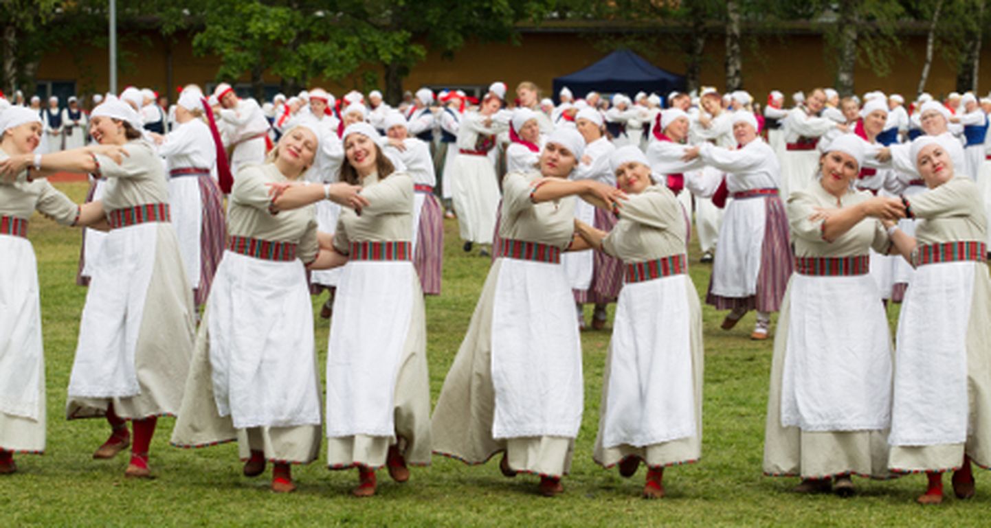 II Eesti naiste tantsupidu − pidu, mis läks südamesse.