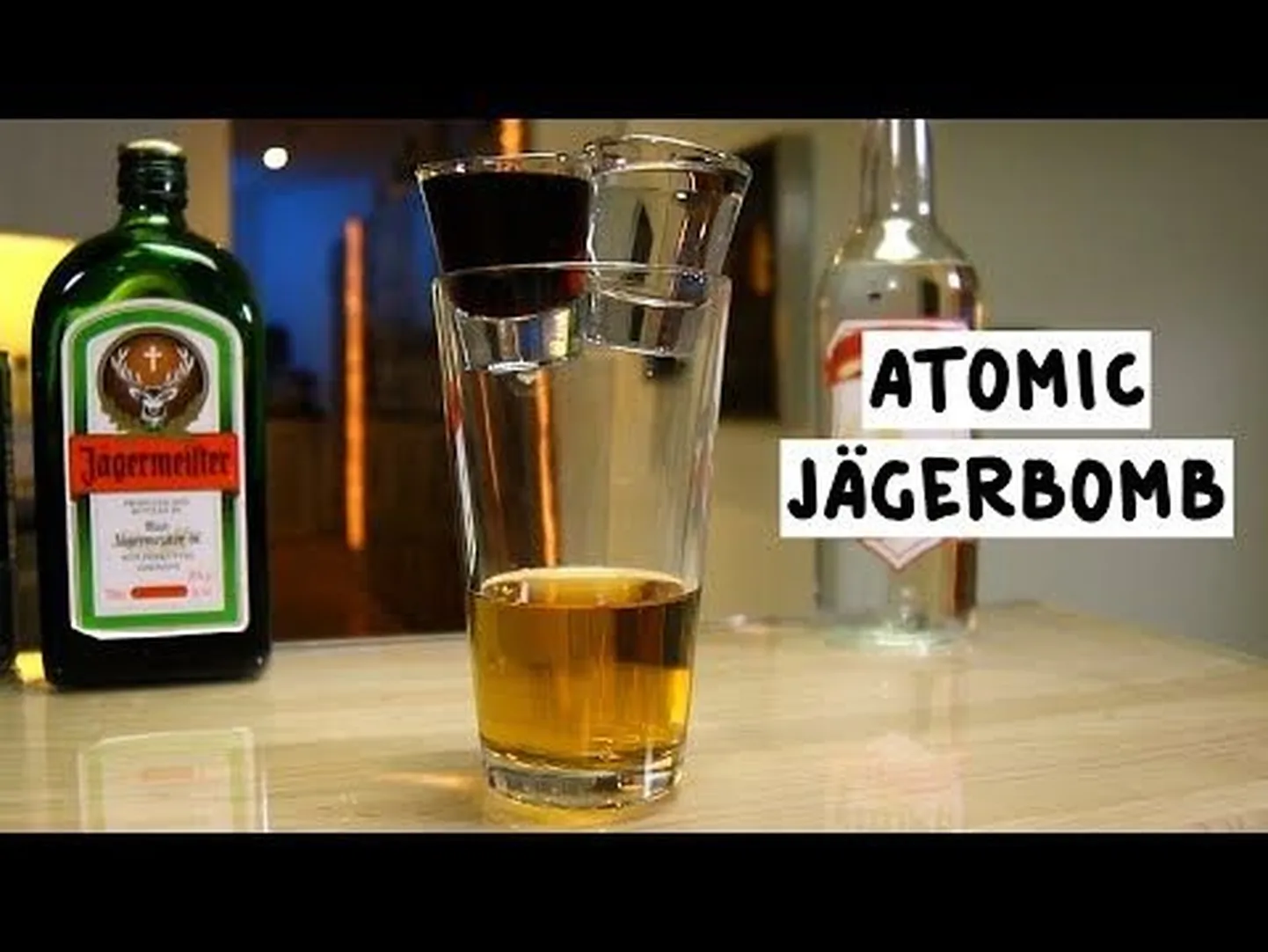 Jägermeister ja kokteil. Pilt on illustreeriv