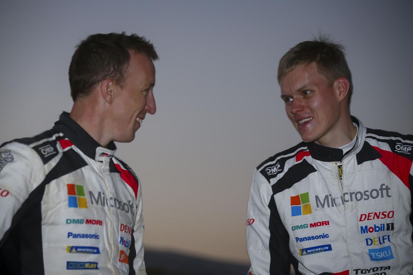 Kris Meeke (vasakul) on saanud sarnaselt Ott Tänakule kolmanda võimaluse liituda täishooajakas WRC-sarjaga. Rehvipurunemised ja tehnilised probleemid on siiamaani tema heale lõppkohale saanud saatuslikuks.