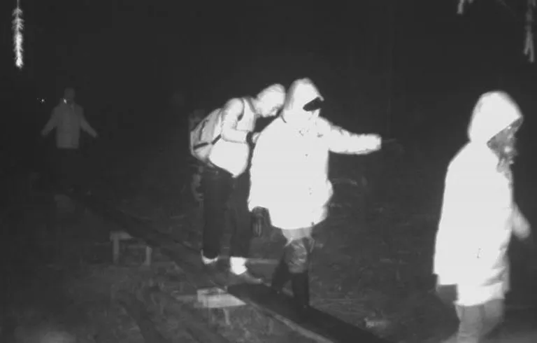 Vietnami kodanikud ebaseaduslikult piiri ületamas. Foto: PPA.