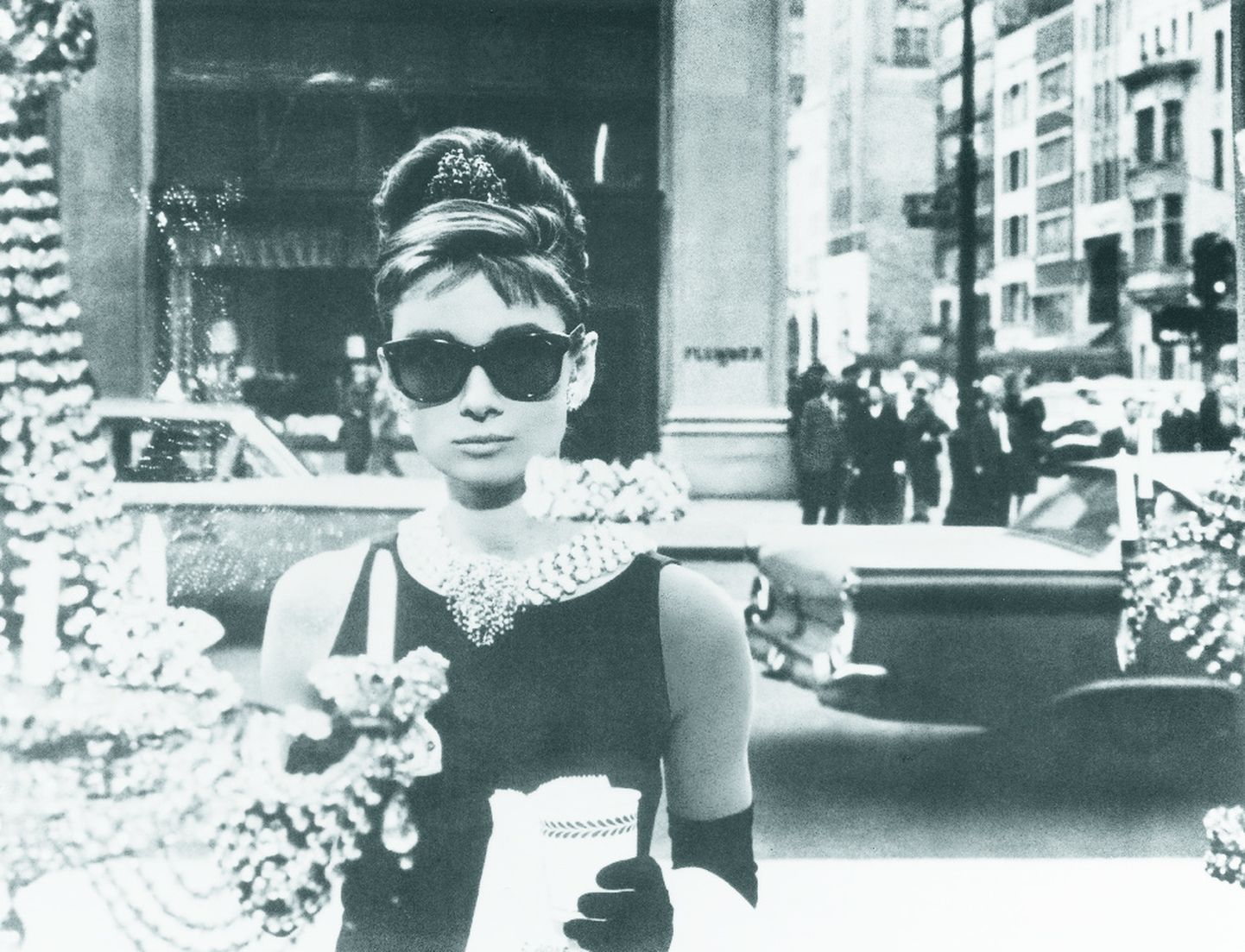 Audrey Hepburn filmis «Breakfast at Tiffany's» (1961).