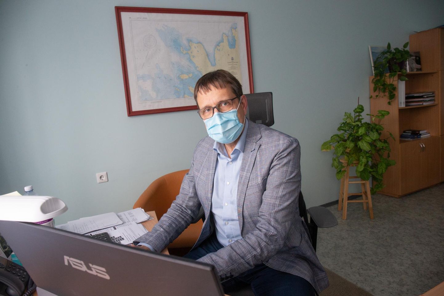 Viljandi haigla juhatuse esimees Priit Tampere ütleb, et õige pea on koroonaviirusega haigete ravimiseks haiglas umbes 30 kohta. 