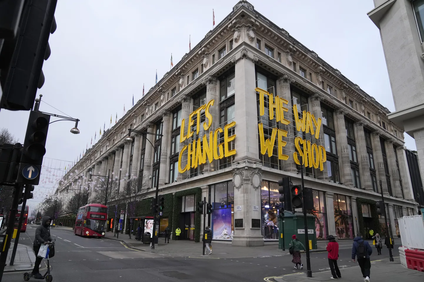 Selfridges'i kaubamaja Londonis.