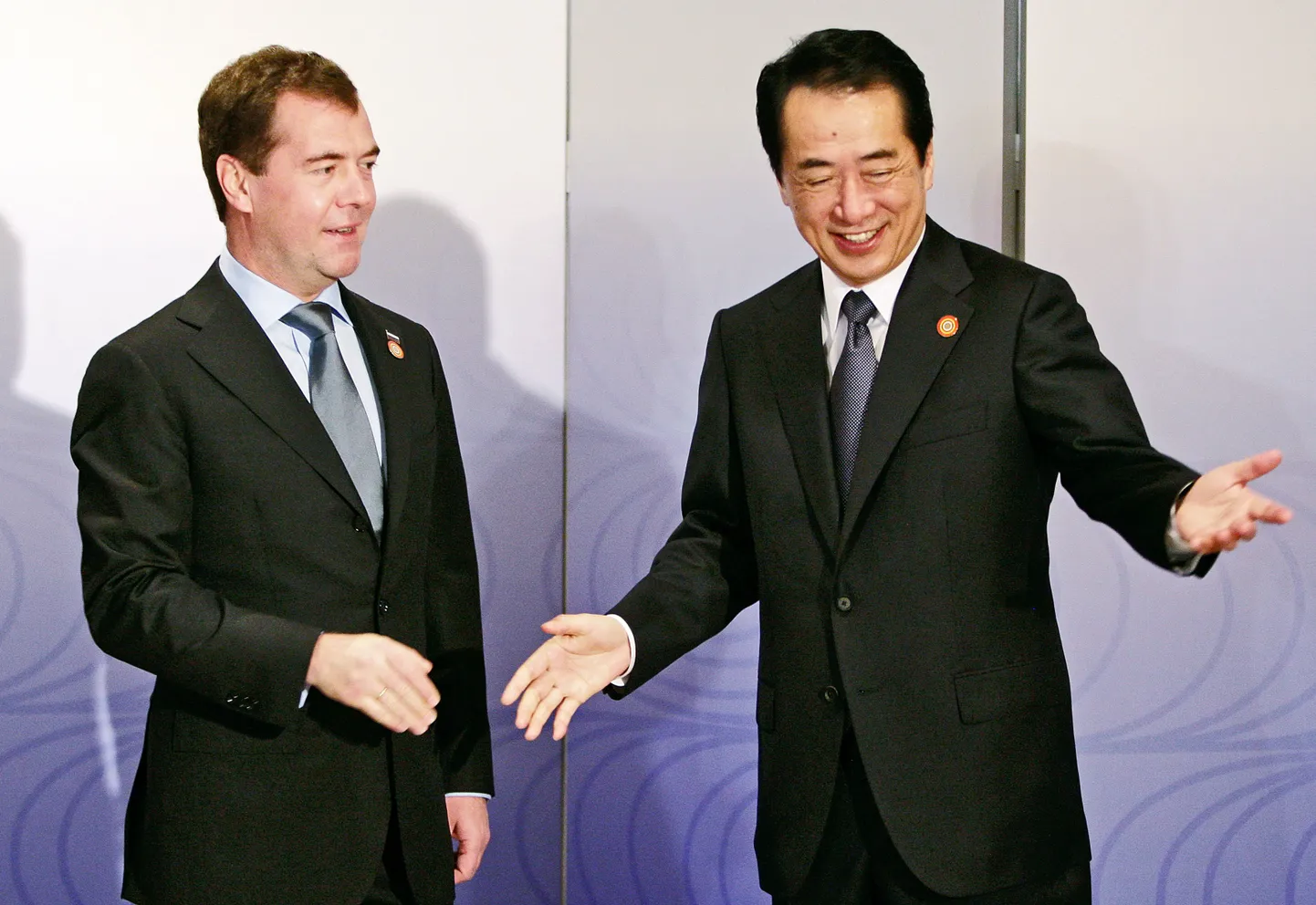 Дмитрий Медведев и Наото Кан в Йокогаме.