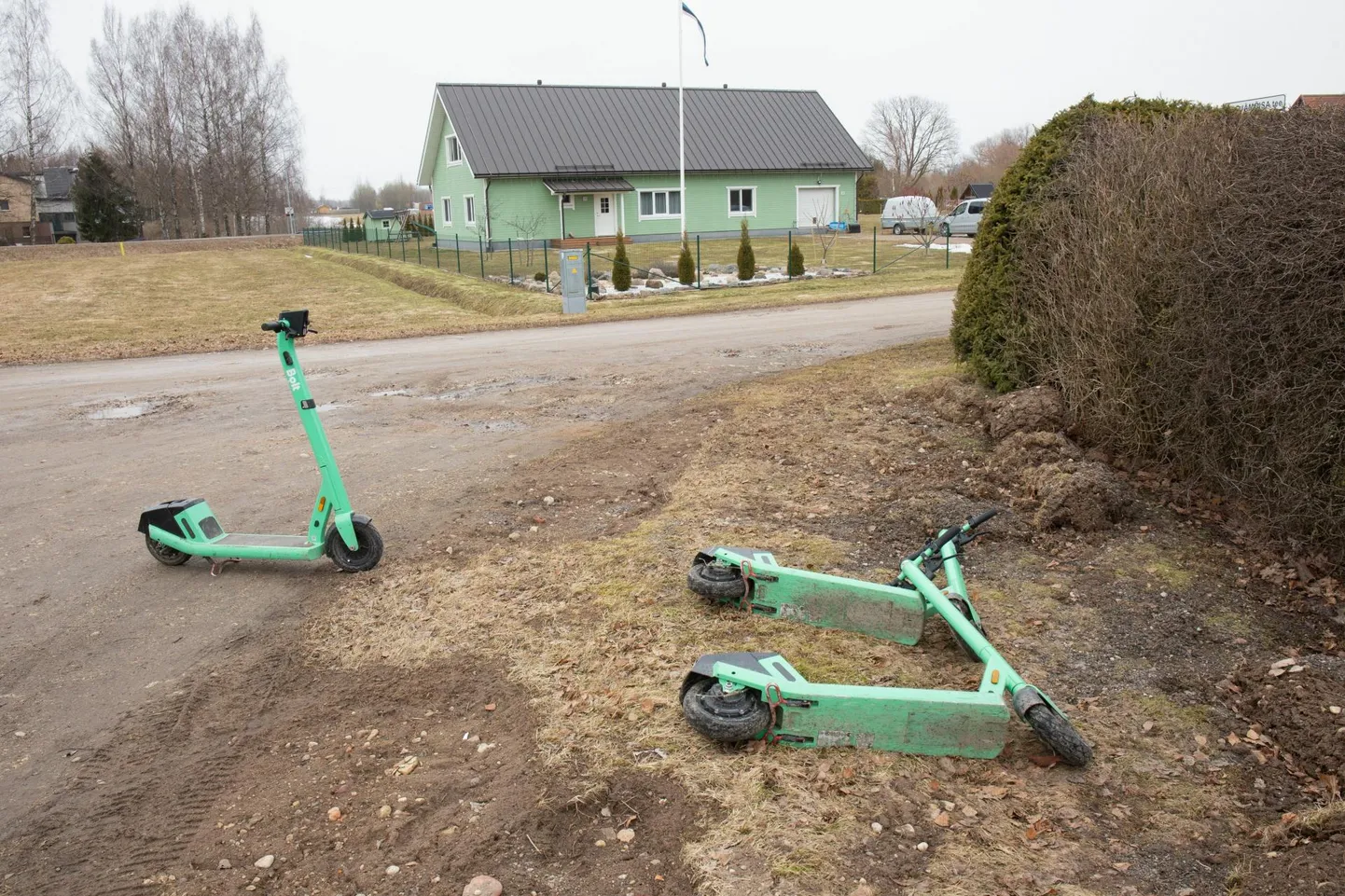 Bolti tõukerattad pikali, 04.04.2022, Viljandi.