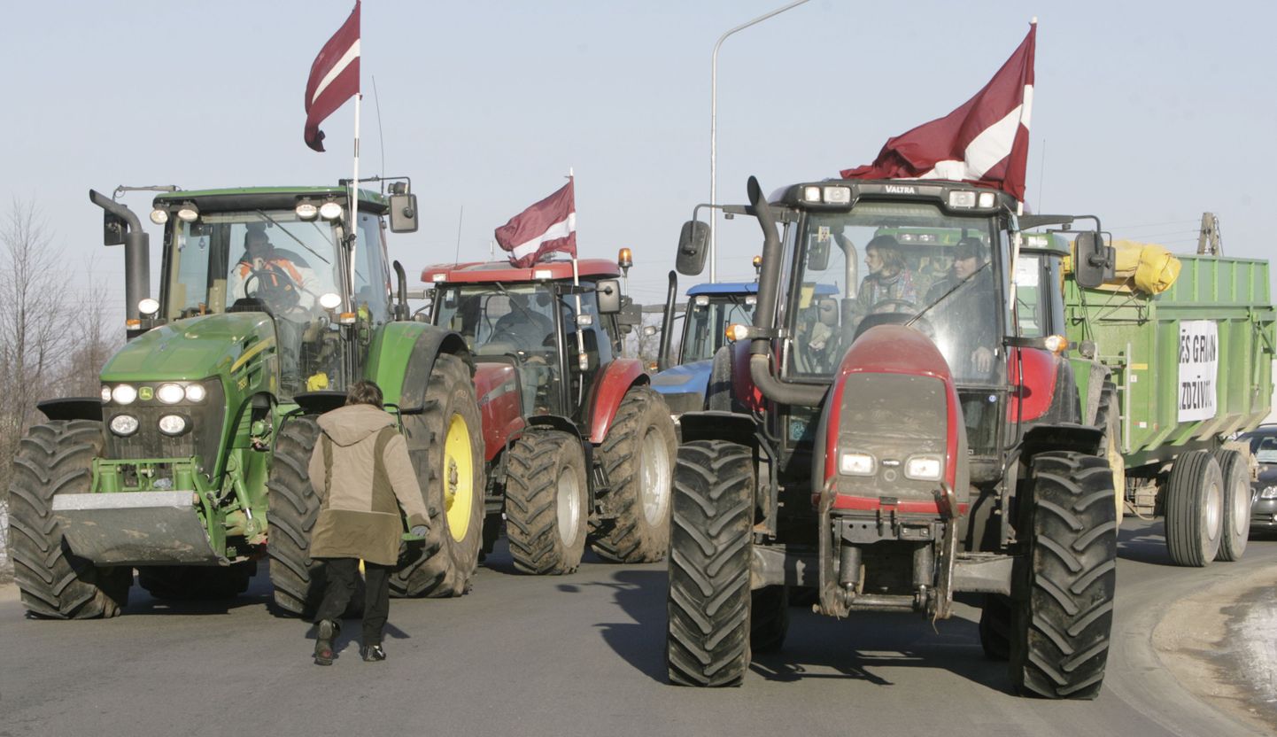 Läti talunike meeleavaldus Riiga suunduvatel maanteedel 2009. aastal.