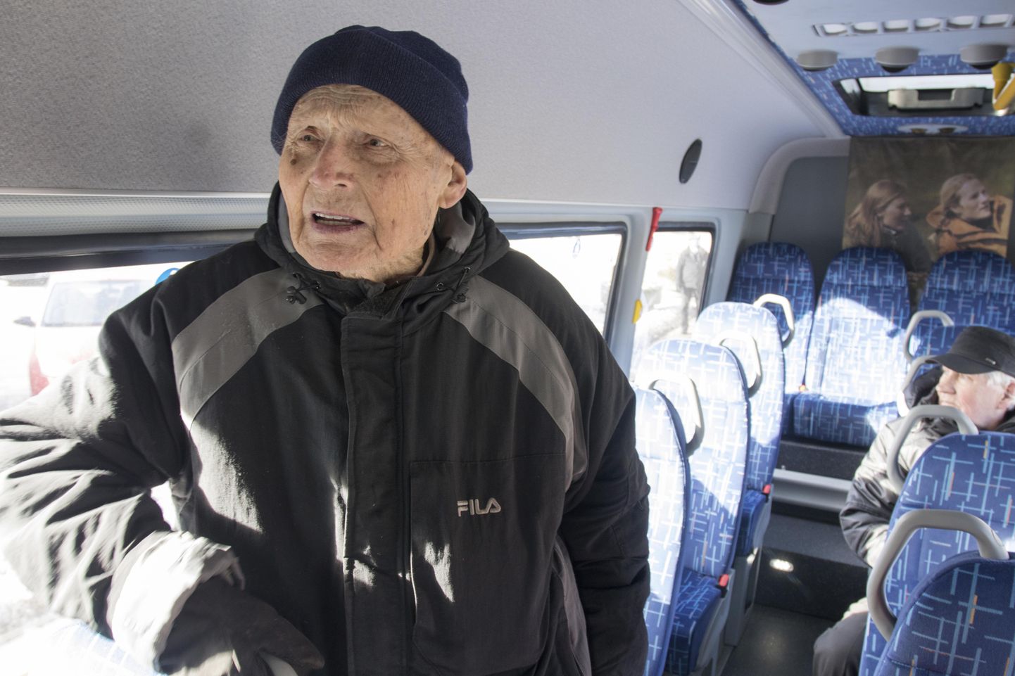 92-aastane Artemi Pedok polnud Viljandis bussi astudes kindel, kelle poolt ta Tartus oma hääle annab.
