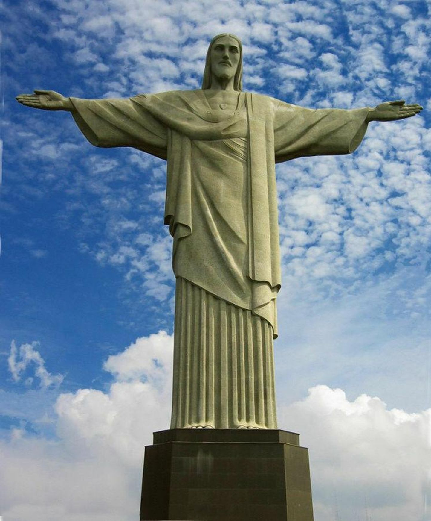 Lunastaja Kristuse kuju on Brasiilia ja kogu maailma suurim art déco stiilis skulptuur, mis asub Rio de Janeiros Corcovado mäe tipus. Rio de Janeiros peeti 1992. aastal ka ÜRO keskkonna- ja arengukonverents, Maa Tippkohtumine (the Earth Summit), mis oli esimene katse globaalprobleemide leevendustes kokku leppida.
