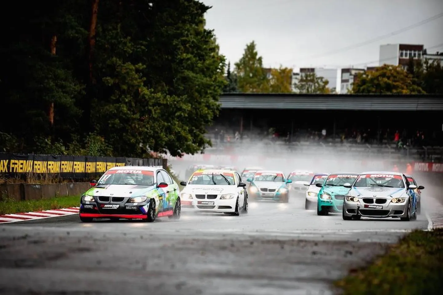BMW 325 CUP sacensības
