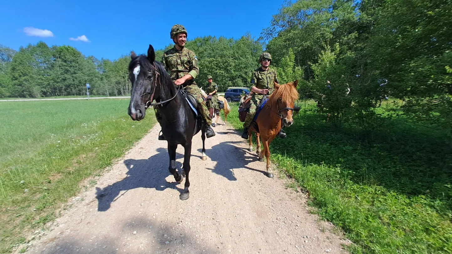 Miiksest lahkumise järel ootas ratsaüksust teedeta piirkond, kus hobuste võimed
proovile pandi.