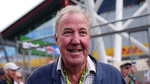 FOTOD ⟩ Telenägu Jeremy Clarkson ilmus pärast rasket diagnoosi taas avalikkuse ette