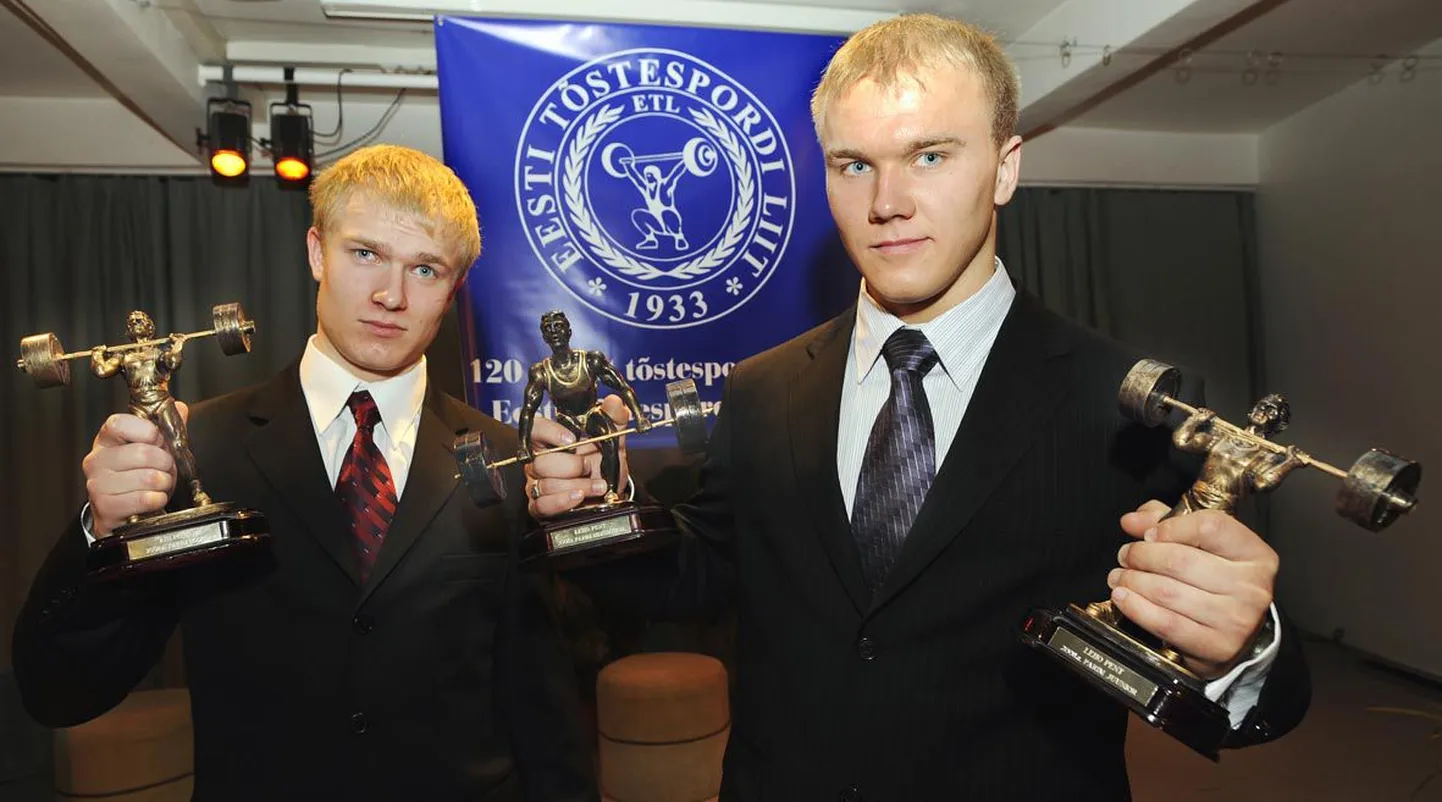 Järvamaa 2009. aasta parim noor- Ain (vasakul) ja meessportlane Leho Pent