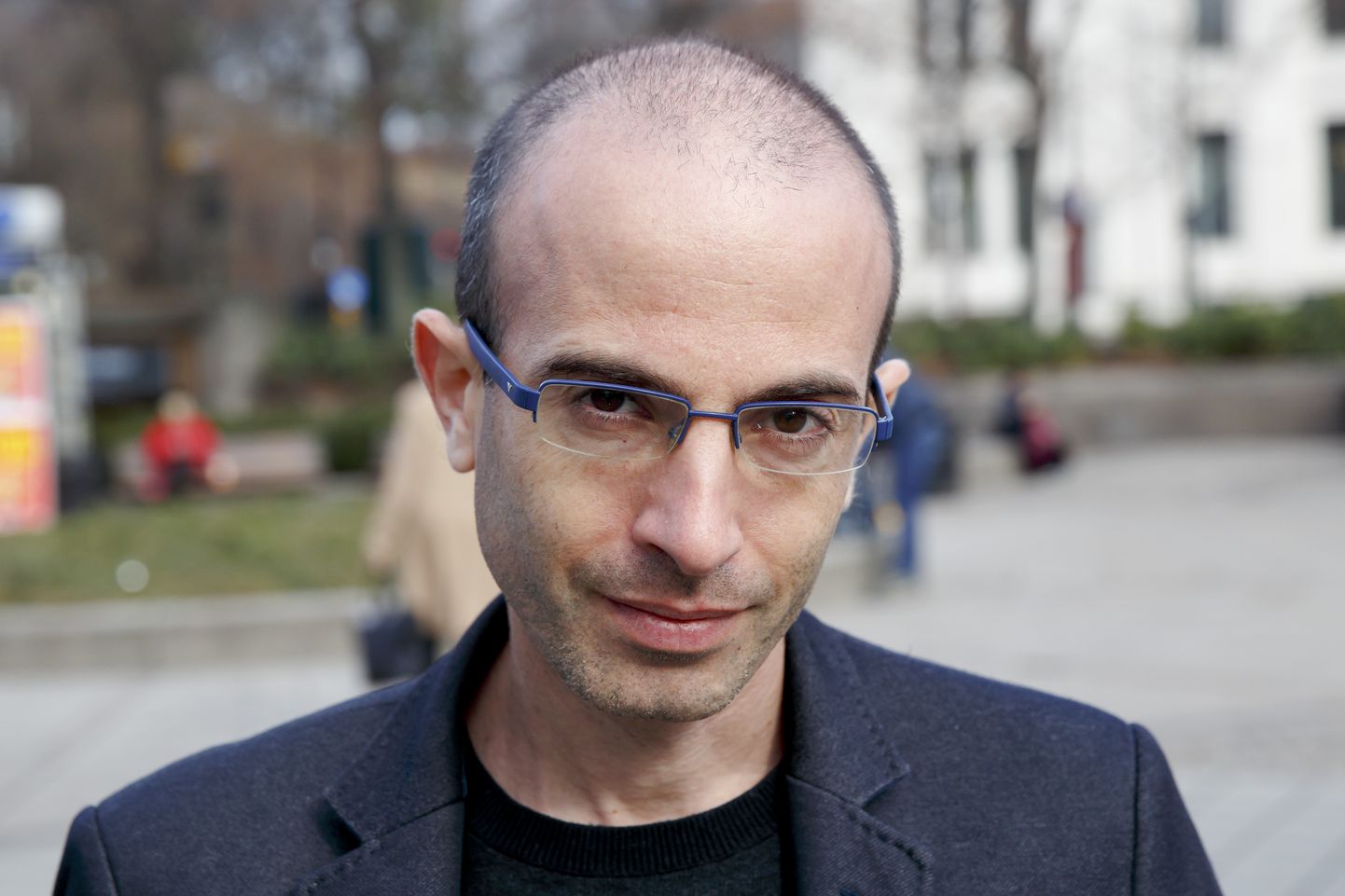 Dr Yuval Noah Harari.