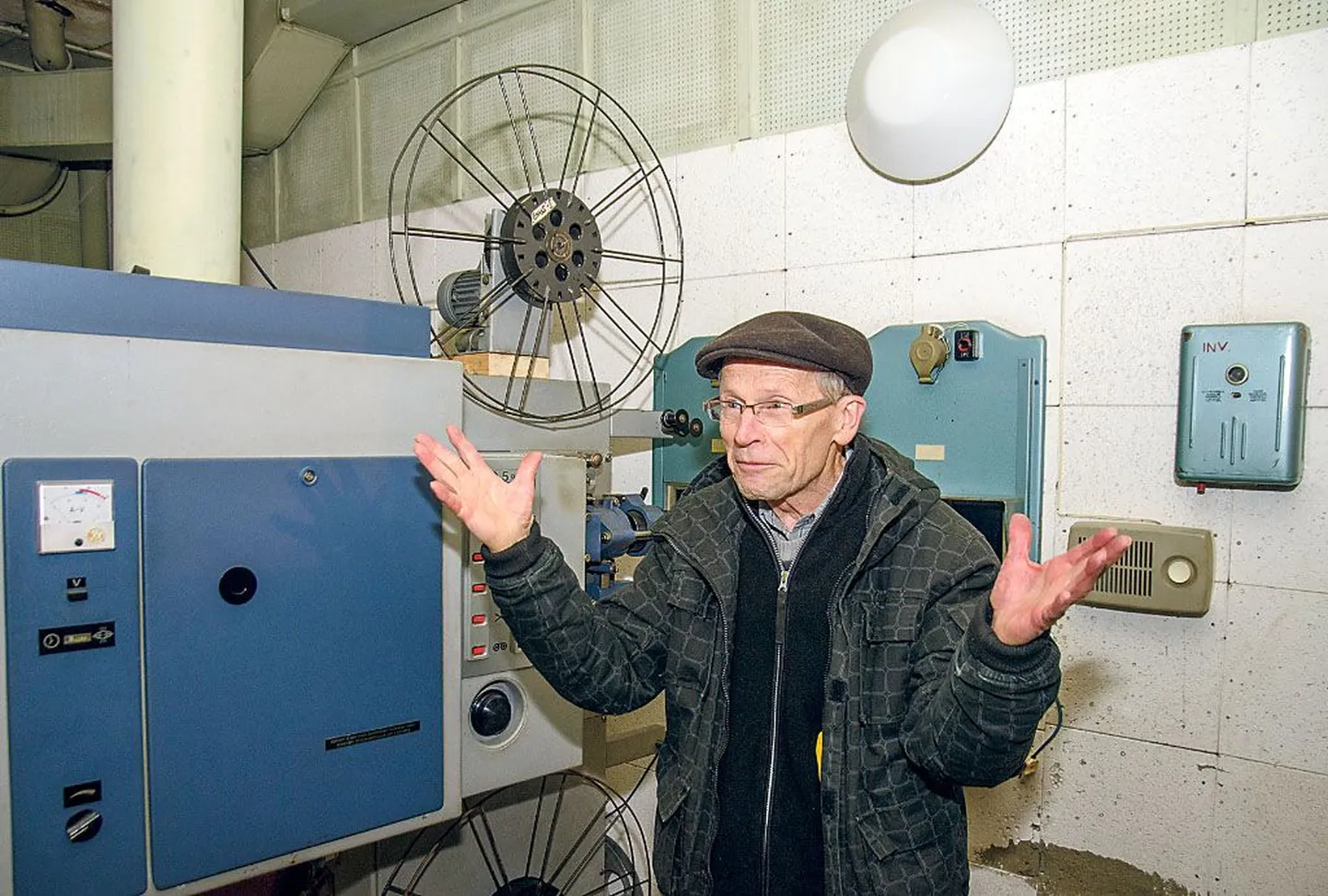Kui need seinad suudaks kõnelda, küll nad siis alles pajataks, muheleb kinoveteran Rein Adamtõug. Mai kino aparaadiruumi avatud uste päevil saab kaeda endisaegset kinotehnikat ja muud filmindusega seotud inventari.