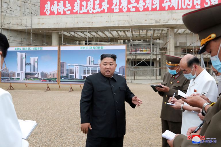 Kim Jong-un külastas Pyongyangi ehitatavat uut keskhaiglat