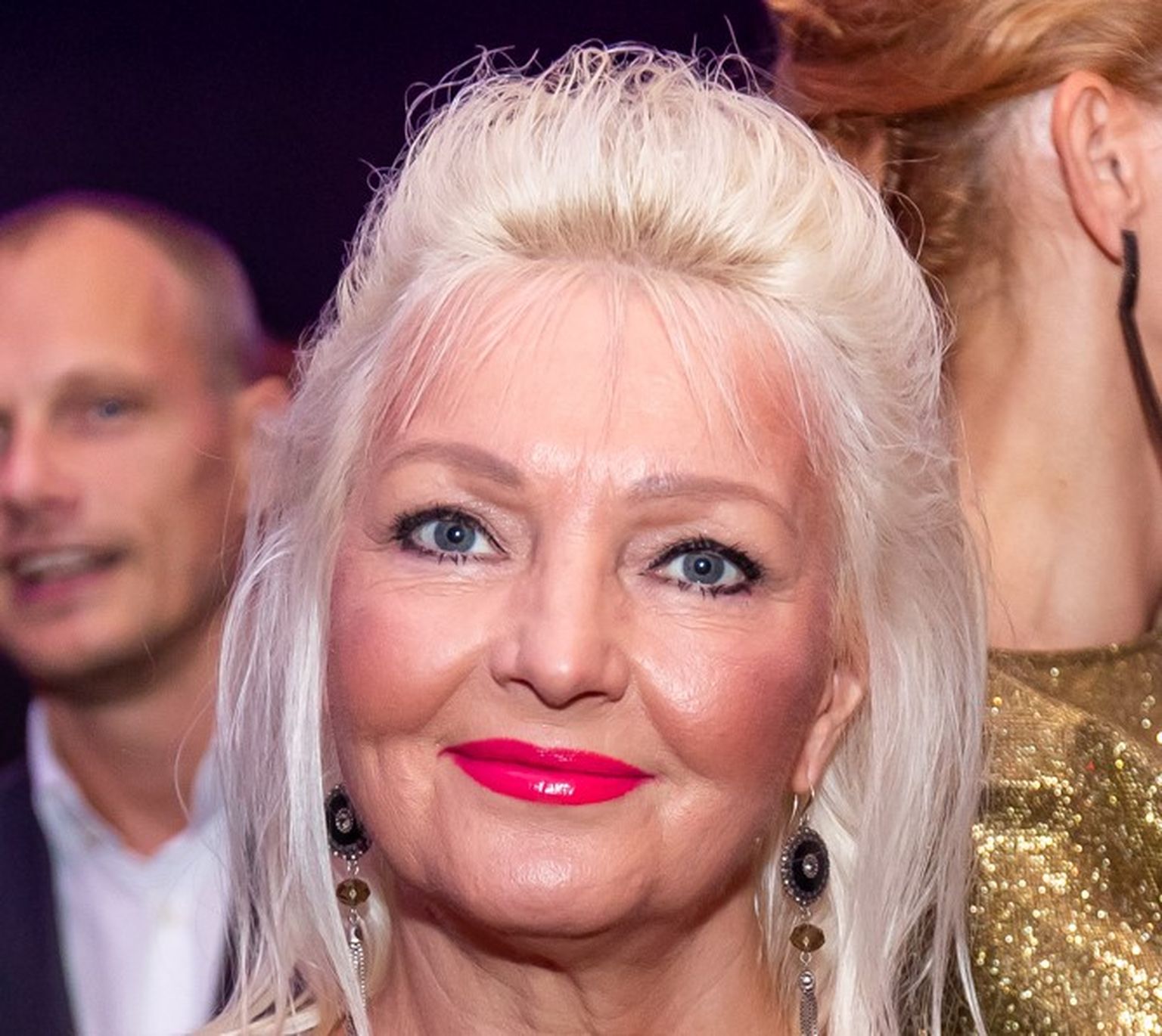 Auväärse verstapostini jõuab ka laulja Marju Länik.