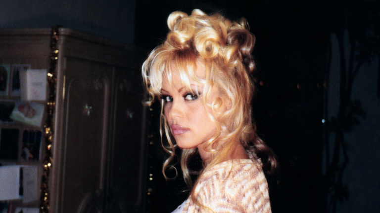 90ndate seksisümbol Pamela Anderson sai oma portreedokumentaali.
