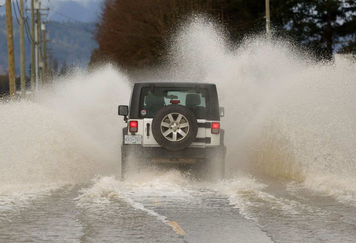 Tulvade tõttu Kanada Briti Columbia provintsis on kehtestatud kütusepiirangud.