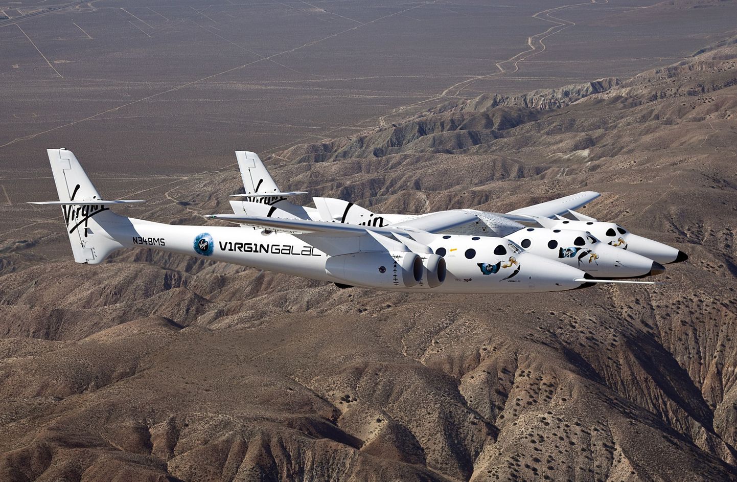 Pildil on Virgin Galacticu ülehelikiiruse saavutanud kosmoselennuk SpaceShipTwo, millega plaanitakse esimest kommertssõitu kosmosesse juba sel aastal.