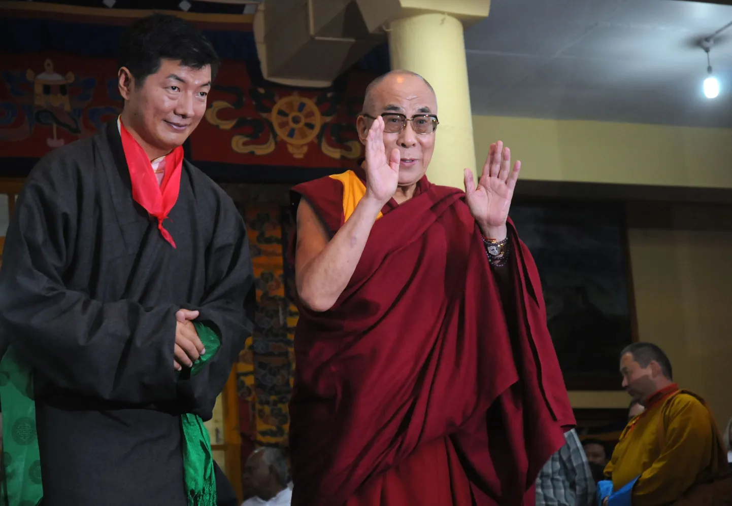 Lobsang Sangay koos dalai-laamaga pärast ametisse nimetamist täna toimunud tseremoonial.