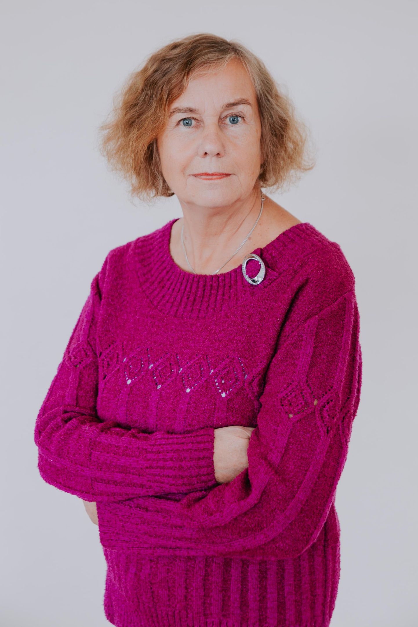33 aastat Viljandimaal muinsuskaitsenõuniku tööd teinud Anne Kivi sai muinsuskaitseametilt elutöö preemia.