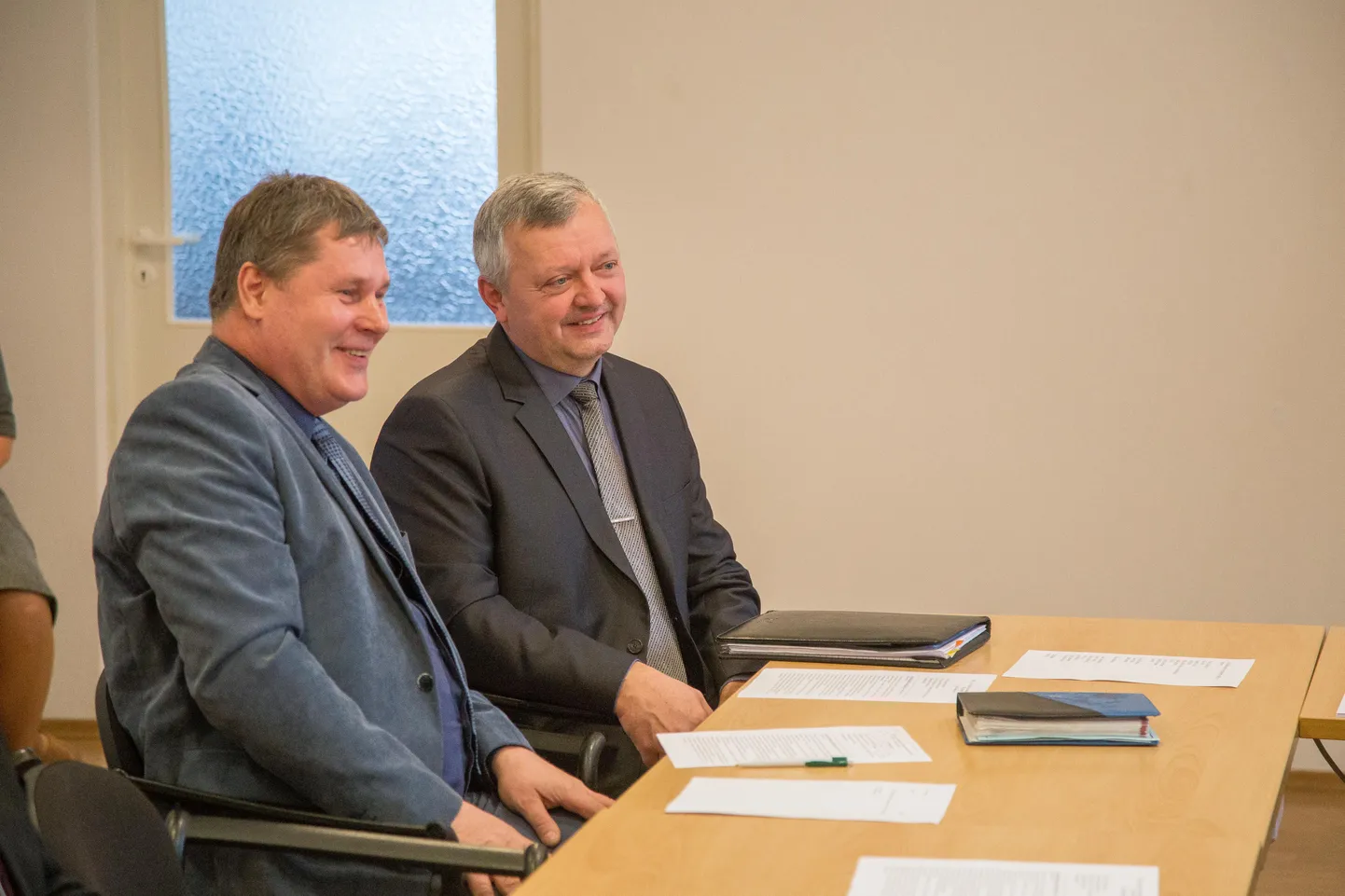 Raivo Matsina ja Andrus Eensoo Türi vallavolikogu istungil