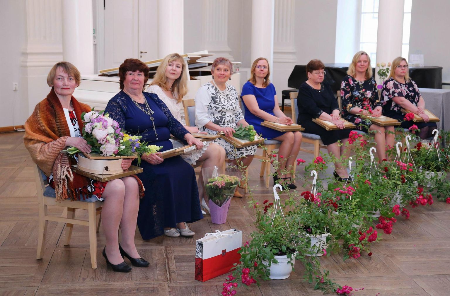 Mullu oli Tartumaa aasta ema konkursil kaheksa nominenti. Aasta ema tiitli pälvis viie lapse ema Ene Pae (vasakul).