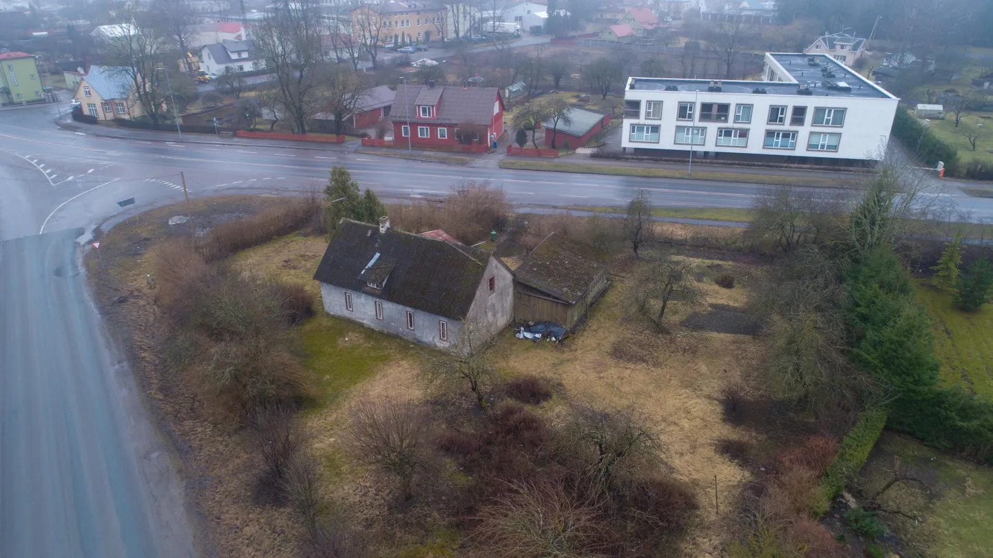 Naabrid on Tallinna tänava ja Musta tee ristmikule tankla rajamise vastu.